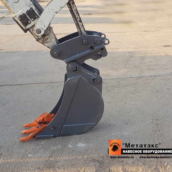 Ковш универсальный DB_BL-0,22-800 для экскаватора-погрузчика (Bobcat B730)